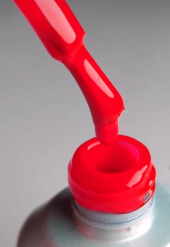 intensywny czerwony neon manicure paznokcie