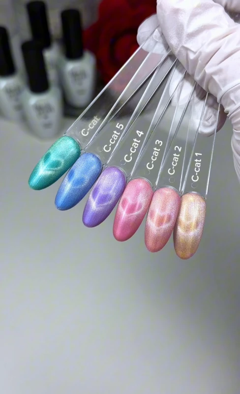 manicure hybrydowy magnetyczny turkusowy