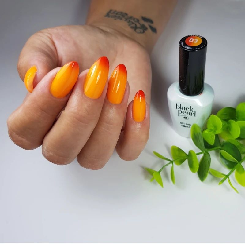 manicure hybrydowy zmieniający kolor temperatura