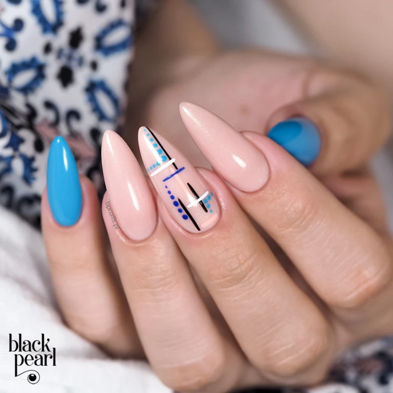 paznokcie aqua nails turkusowy efekt