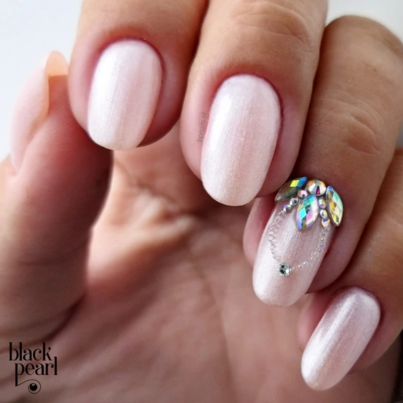 delikatne paznokcie clean glow efekt