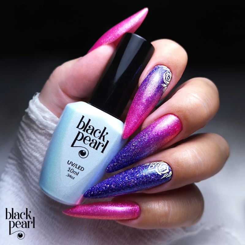 manicure kosmiczny efekt błyszczący