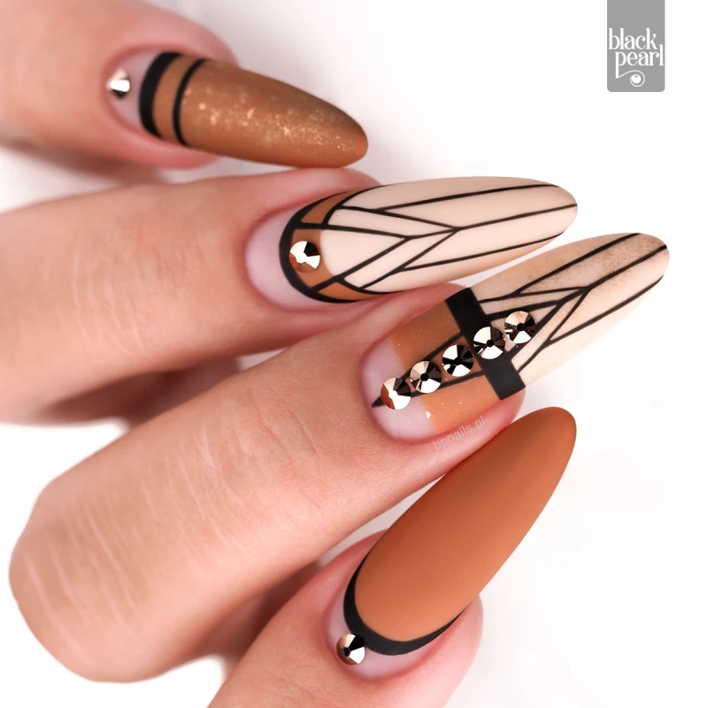 paznokcie cozy nails cynamonowy kolor