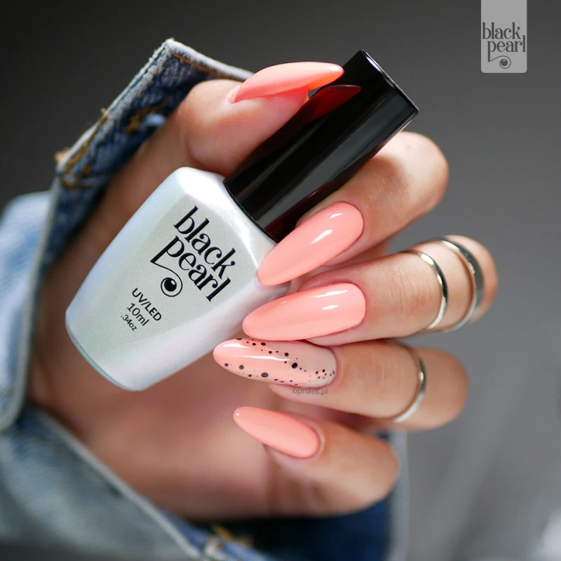 paznokcie brzoskwiniowe peach nails stylizacja