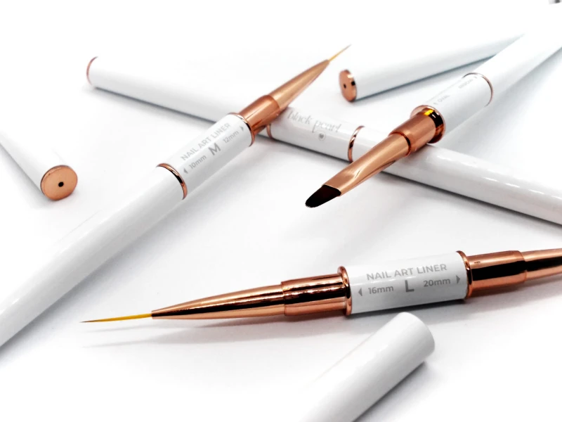 profesjonalny pędzelek do zdobień paznokci hybrydowych