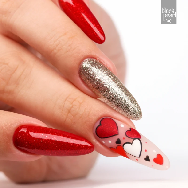 elegancki czerwony manicure błyszczący paznokcie