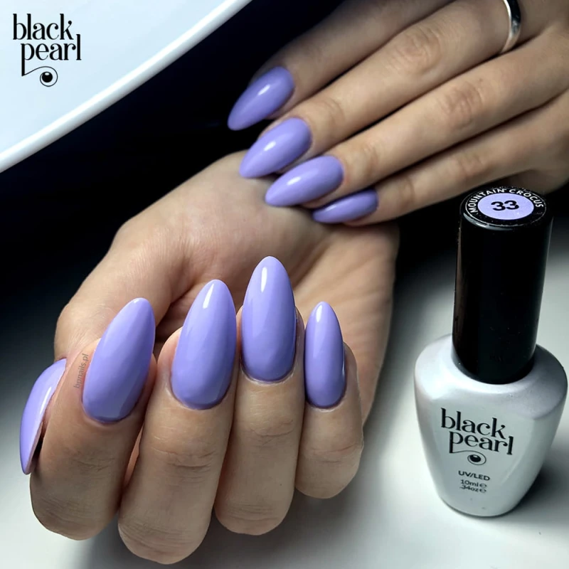 paznokcie fioletowe mountain crocus stylizacja