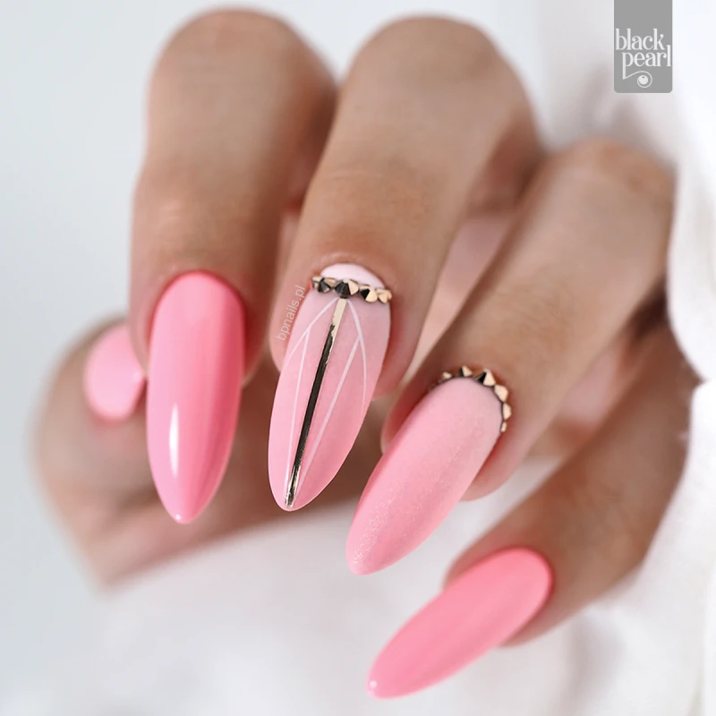 paznokcie różowe bubble gum stylizacja