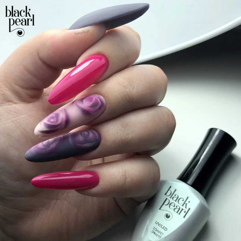 paznokcie czerwono różowe z nutą fioletu