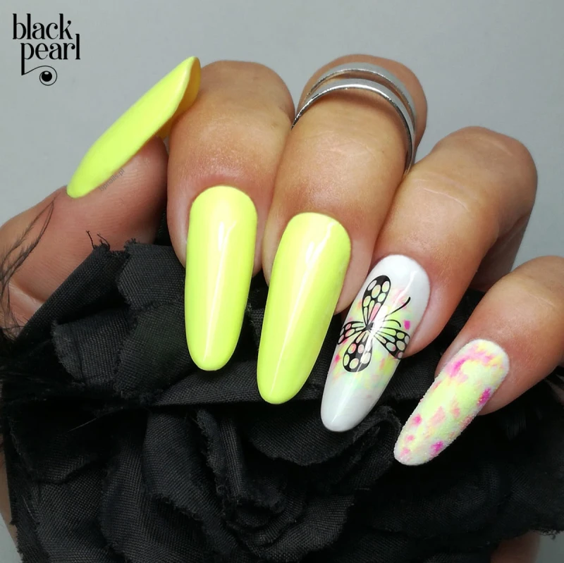 letni manicure zielono żółty paznokcie