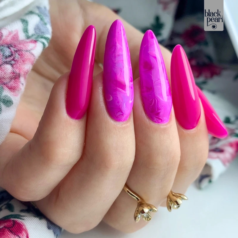 paznokcie różowo purpurowe hey you stylizacja