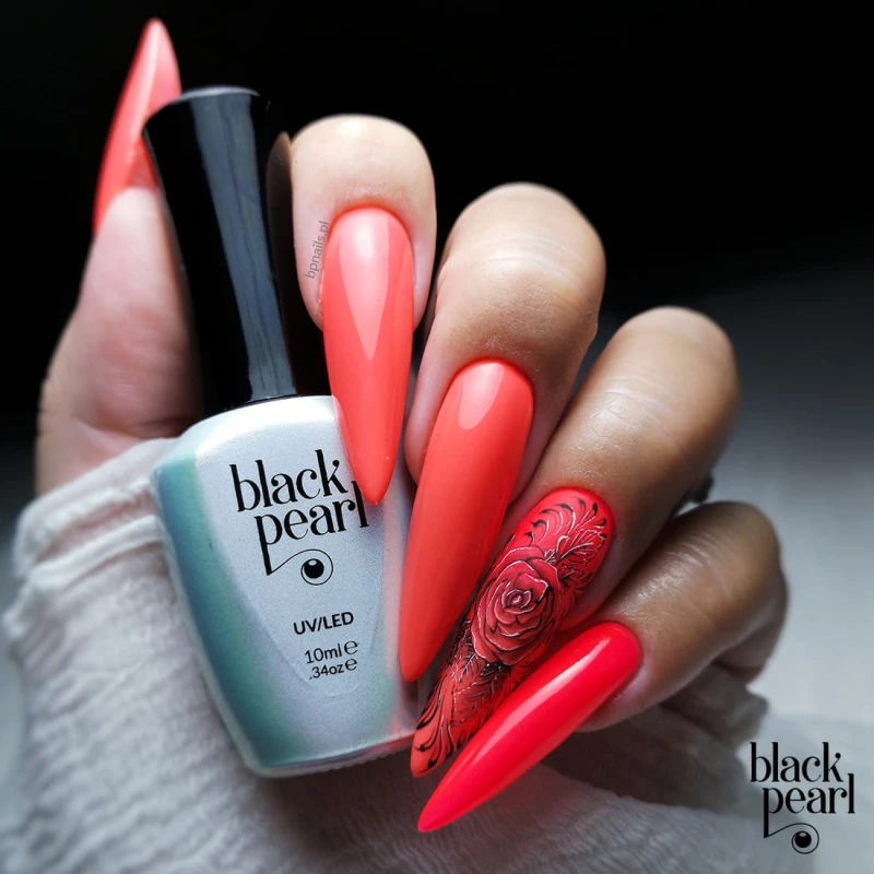 neonowy manicure różowy paznokcie