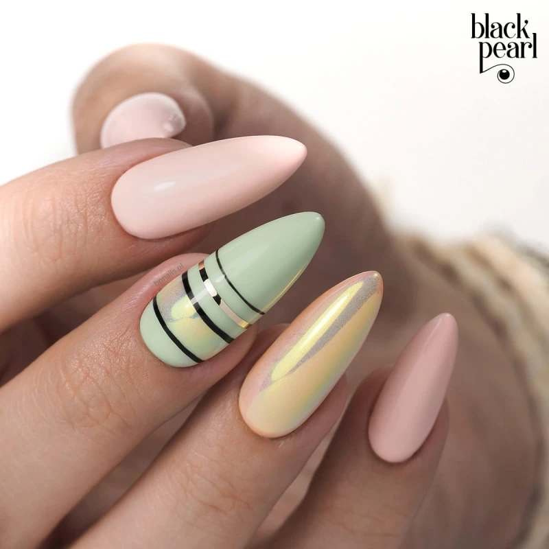 letnie paznokcie łososiowe hybrydowe