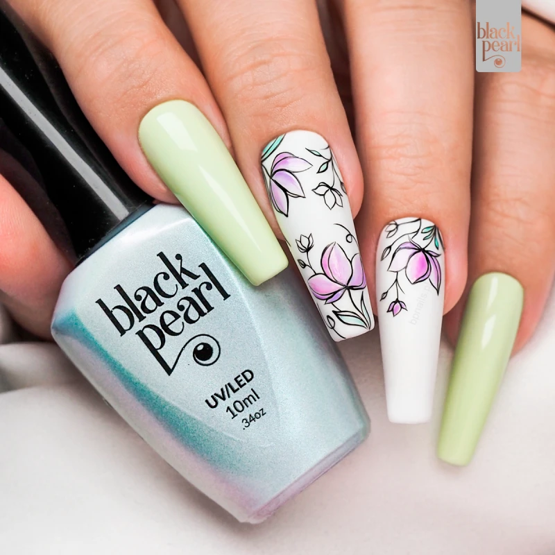 pastelowy manicure zielony paznokcie