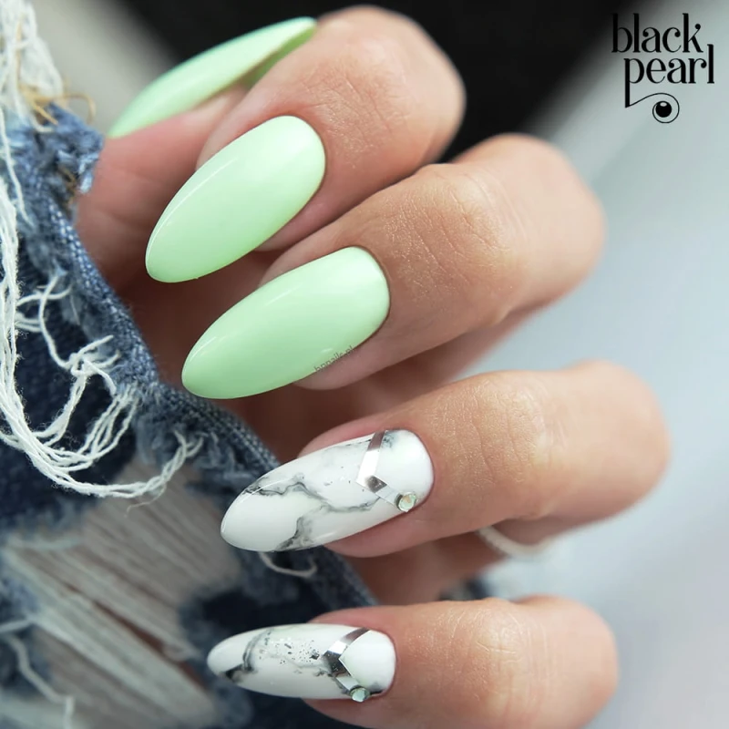 miętowo pistacjowe paznokcie hybrydowe