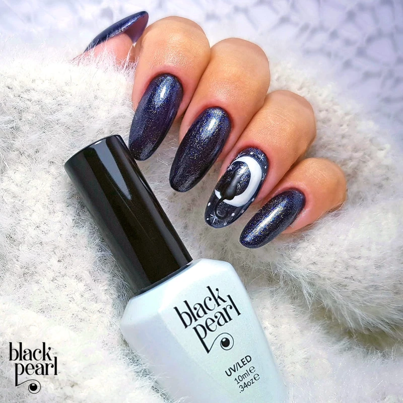 błyszczący manicure granatowy paznokcie