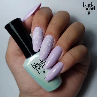 pastelowy manicure fioletowy paznokcie