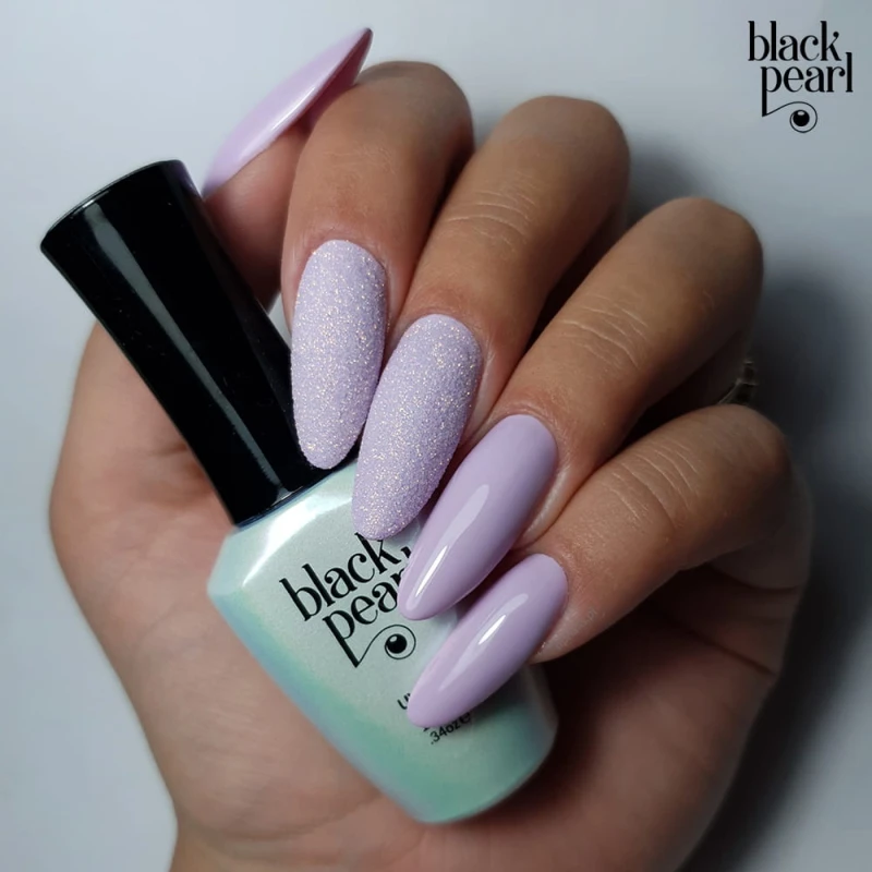 pastelowy manicure fioletowy paznokcie
