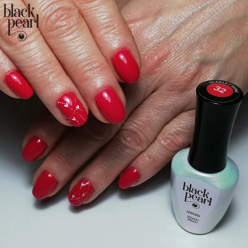 szkarłatne paznokcie hybrydowe