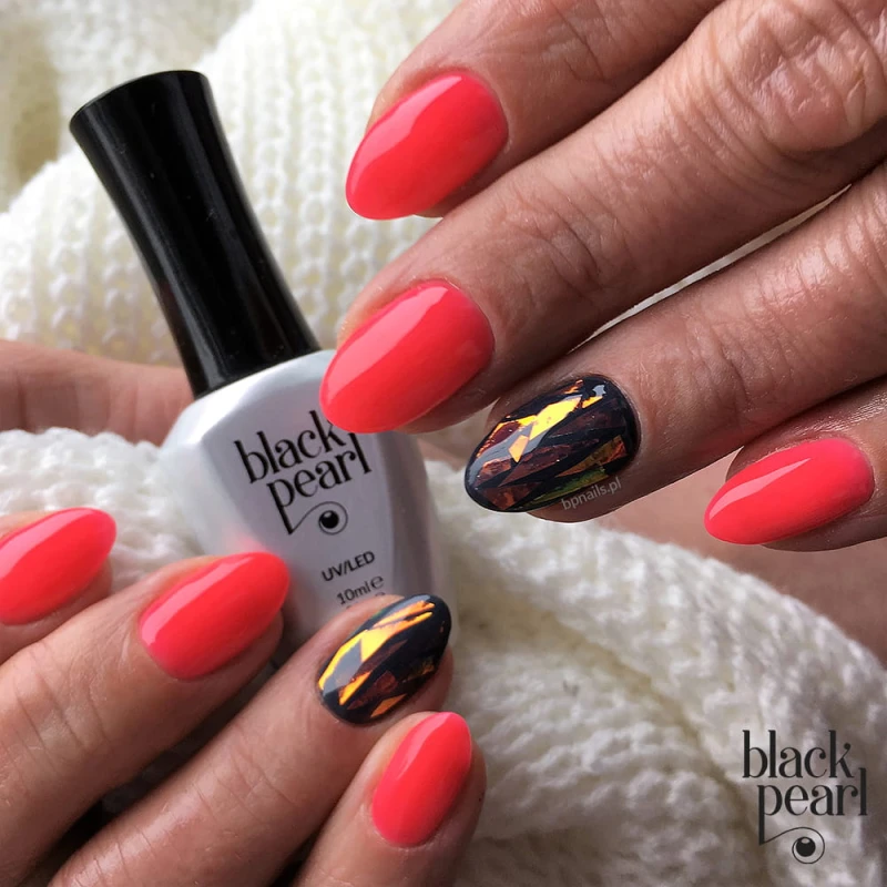 neonowy manicure różowy paznokcie