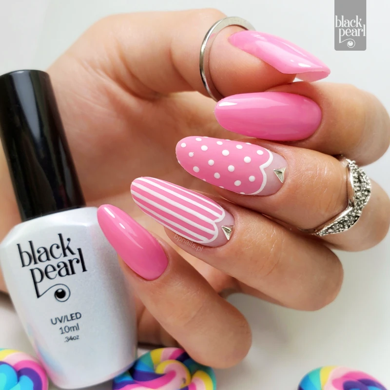 neonowy manicure różowy paznokcie