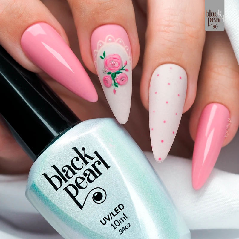 nude różowe paznokcie hybrydowe