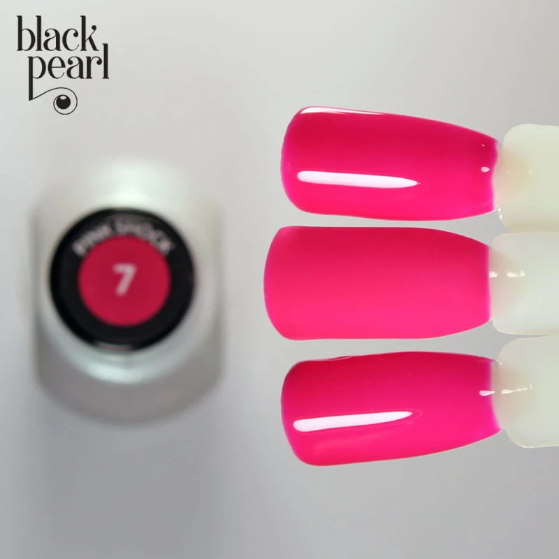 lakier hybrydowy mocny róż manicure stylizacja