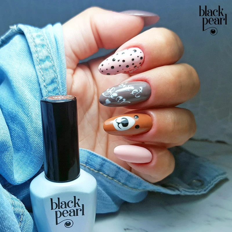 brzoskwiniowe nude paznokcie hybrydowe